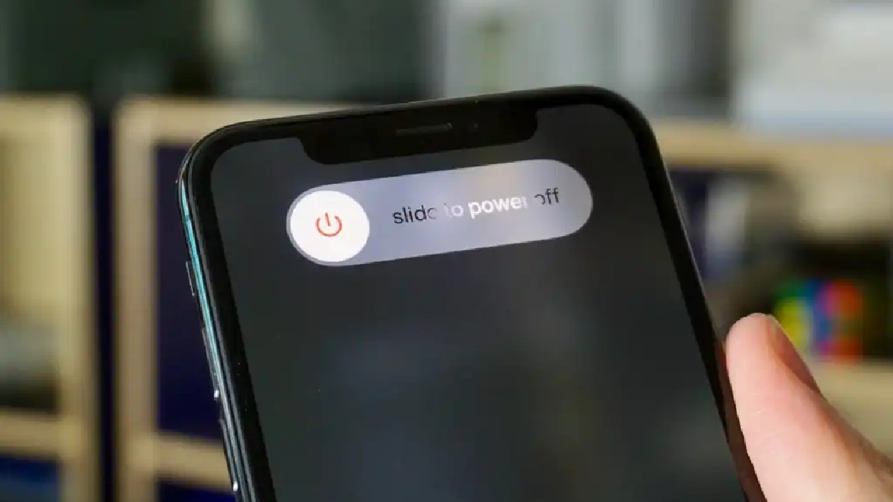 celular sendo desligado